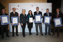 Verleihung der Urkunde an die Partner.<br />Ganz links Prof. Markus Thoma vom MPE, dritte von links die hessische Wissenschaftsministerin Frau Kühne-Hörmann.