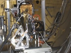 Das Miniatur-Röntgenteleskop µROSI wurde in der PANTER-Testanlage des MPE genauso sorgfältig geprüft, wie seine großen Brüder.