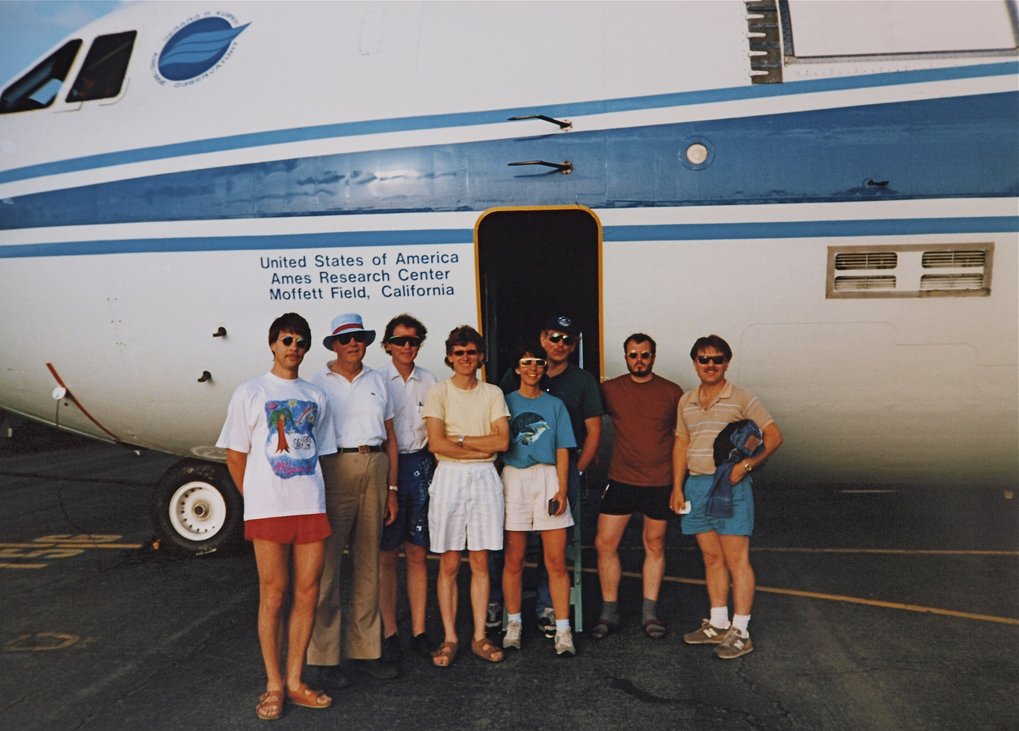 <p>Das Team, das für Bau und Betrieb des FIFI-Instruments an Bord des Kuiper Airborne Observatory verantwortlich war; Charles Townes ist der Zweite von links.</p>