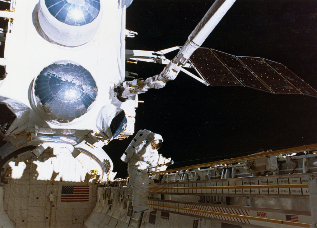 <p>Das Gamma Ray Observatory war die seinerzeit schwerste wissenschaftliche Nutzlast, die je in eine Umlaufbahn gebracht wurde. MPE lieferte zwei Instrumente: COMPTEL und EGRET.</p>