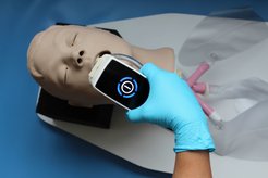 Eine mögliche Option für die Therapie von Covid-19-Patienten: Das Unternehmen terraplasma medical testet eine Weiterentwicklung dieses Geräts, das eigentlich der Entkeimung von chronisch infizierten Wunden dient, unter anderem für die Therapie von Covid-19-Patienten, die künstlich beatmet werden müssen.