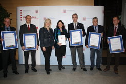Award ceremony with all partners.On the left, Prof. Markus Thoma from MPE, third from left, the Hessian Minister of Science Mrs. Kühne-Hörmann
