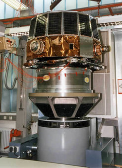 Equator-S auf der Vibrationstestanlage im institutseigenen Testlabor