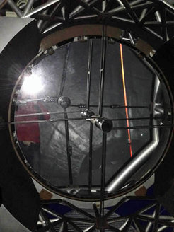 Testinstallation der ersten Laser Guiding Einheiten und Metrologie Empfänger an einem Hilfsteleskop am VLT.