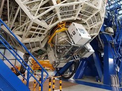 This photo shows ERIS mounted at the Cassegrain focus of the UT4 telescope.