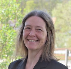 MPE researcher Natascha Förster Schreiber will receive a honorary doctorate from the University of Bath.