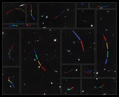 Dieses Mosaik zeigt 16 unterschiedliche Datensätze des NASA/ESA Weltraumteleskops Hubble die im Rahmen des Bürgerbeteiligungsprojekts „Asteroid Hunter“ untersucht wurden. In jedem Datensatz wurde die zeitliche Abfolge der Aufnahmen farblich markiert, wobei Blautöne die ersten Aufnahmen darstellen, in denen der Asteroid jeweils entdeckt wurde, und Rottöne die letzten.